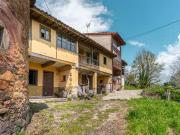 Casa adosada en venta en Piloña. Casa con terreno en...