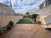 Casa adosada en Venta en Poble Casc Antic