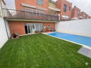 Casa adosada en Venta en Poblete