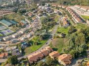 Casa adosada en venta en Poio. Chalet con piscina y...