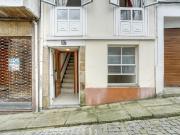 Casa adosada en venta en Pontedeume. En el centro del...