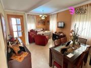 Casa adosada en venta en Posadas. Casa esquinera en...