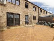 Casa adosada en venta en Quer. CHALET ADOSADO REFORMADO...