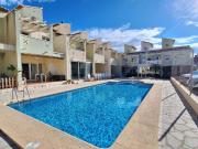 Casa adosada en venta en Ráfol de Almunia. Esta casa...