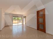 Casa adosada en Venta en Riudecanyes