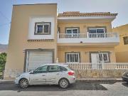 Casa adosada en venta en San Nicolás de Tolentino. Gran...