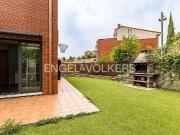 Casa adosada en venta en Sant Esteve Sesrovires, de 200...