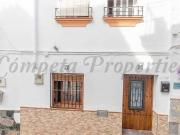 Casa adosada en Venta en Sayalonga