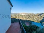 Casa adosada en venta en Sayalonga. Casas adosadas.