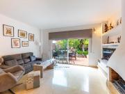 Casa adosada en venta en Tiana. Adosada en zona...