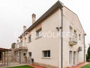 Casa adosada en venta en Tiana. Cómoda y Amplia...