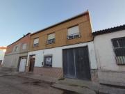 Casa adosada en Venta en Tomelloso