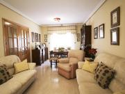 Casa adosada en venta en Tomelloso. Casa adosada de dos...