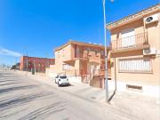 Casa adosada en venta en Tomelloso. INMUEBLE ALQUILADO....
