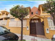 Casa adosada en Venta en Torre de Benagalbón