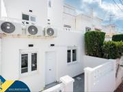 Casa adosada en venta en Torrevieja, Nueva Torrevieja....