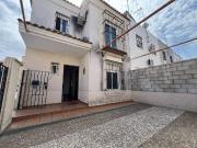 Casa adosada en Venta en Umbrete