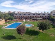 Casa adosada en Venta en Universidad Hospital