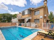 Casa adosada en Venta en Urbanizaciones