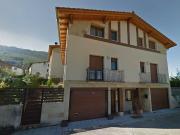 Casa adosada en Venta en Urdiain