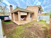 Casa adosada en Venta en Valdeaveruelo