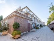 Casa adosada en Venta en Valdefierro