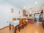 Casa adosada en venta en Villa del Prado. Chalet adosado...