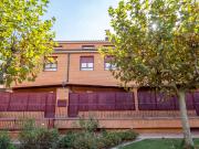 Casa adosada en venta en Zaragoza, Casablanca. Tu...