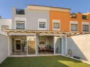 Casa adosada en Venta en Zona Universitaria