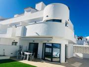 Casa adosada en venta. FINESTRAT