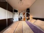 CASA ADOSADA JUNTO A LA AVENIDA PRINCIPAL