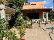 Casa adosada para reformar en Sant Agustí con vistas a...