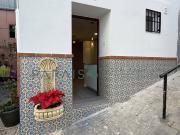 Casa adosada reformada integralmente con azotea – Barrio...