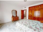 CASA ADOSADA, SITUADA EN LOS OLIVOS BORRACHOS. DE 5...