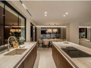 Casa adosada totalmente renovada en Nueva Andalucía con...