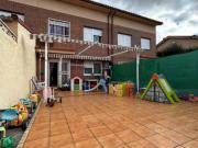 Casa adosada Venta Alovera, Alovera