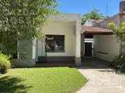 Casa Adrogué 2 dormitorios en pasaje de muy buena ubicación