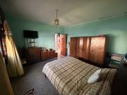 Casa al frente con 2 ingresos mas cochera con amplio...