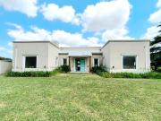 CASA AL GOLF 4 DORMS CHACRAS LA PRIMAVERA GOLF CARLOS...