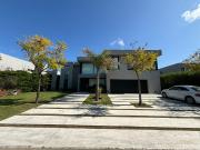 Casa al Golf en el Barrio El Golf. Nordelta