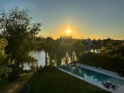 Casa al lago central con 5 dormitorios en Cabos del Lago