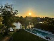 Casa al lago central con 5 dormitorios en Cabos del Lago