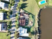 Casa al lago en venta 5 ambientes en El Naudir Aguas...