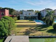 Casa al Lago en Venta en Santa Barbara!