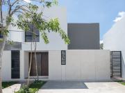 Casa al norte de la ciudad en Privada residencial, 3...