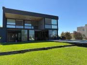 casa al río semiamoblada en alquiler con amarra y...