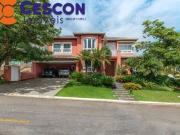 Casa de alto padrão na Aldeia da Serra: 4 quartos, 3...