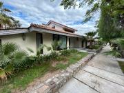 Casa Alquiler 38 años 6 ambientes, Oeste, 4 cocheras,...