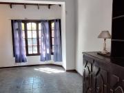 Casa Alquiler 3 ambientes, 1 cochera, Pasaje Echeverria...