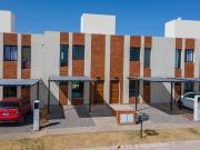 Casa Alquiler 3 ambientes a estrenar, 110m2, 1 cochera,...